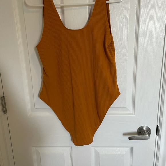 Buy 2 get 1- Bodysuit - Picture 3 of 3